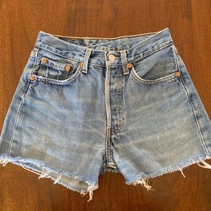 Levi cut off shorts